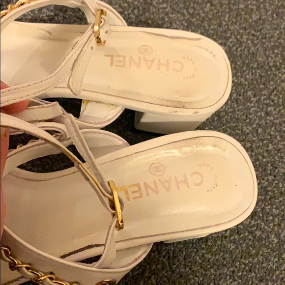 **SOLD** CHANEL White Leather Gold Chain Sandals - Picture 4 of 6